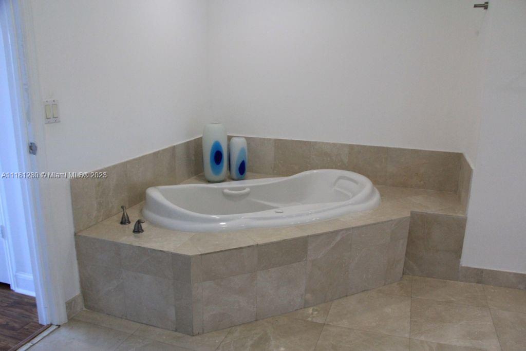 ONE FIFTY ONE @ BISCAYNE C - Residential