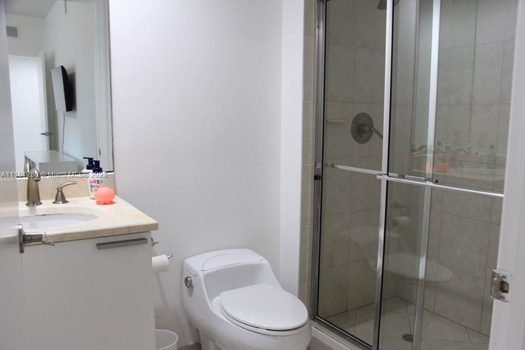 ONE FIFTY ONE @ BISCAYNE C - Residential