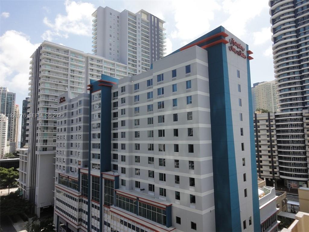 AXIS ON BRICKELL - Residential