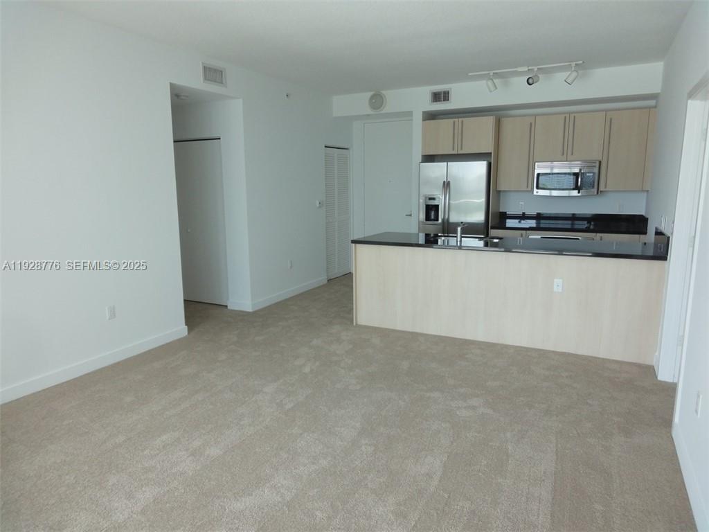 AXIS ON BRICKELL - Residential