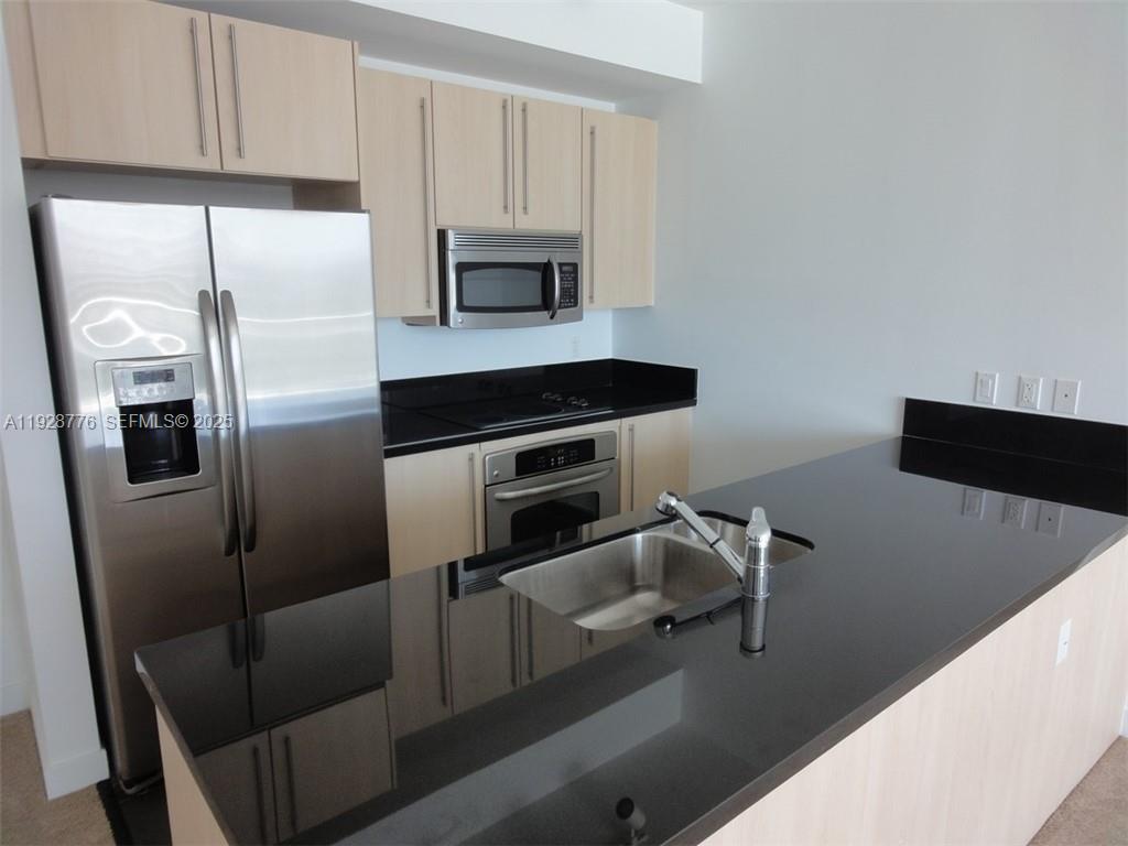 AXIS ON BRICKELL - Residential