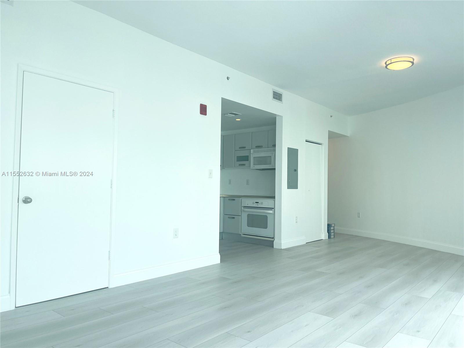 REGATTA AT INDIAN CREEK C - Residential
