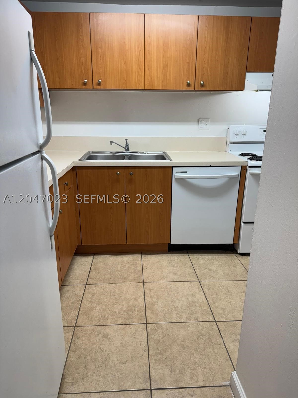 CLEAR LAKE PALMS CONDO - Residential