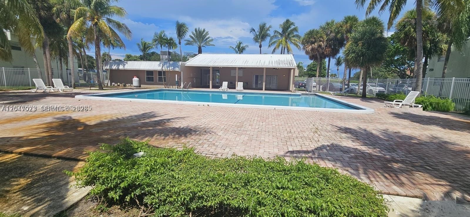 CLEAR LAKE PALMS CONDO - Residential