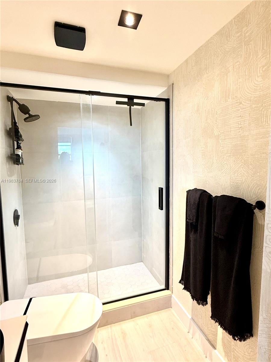 CLEARVIEW TOWERS CONDO - Residential