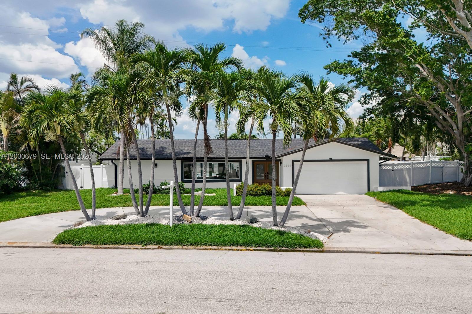 YACHT CLUB ESTATES - Residential