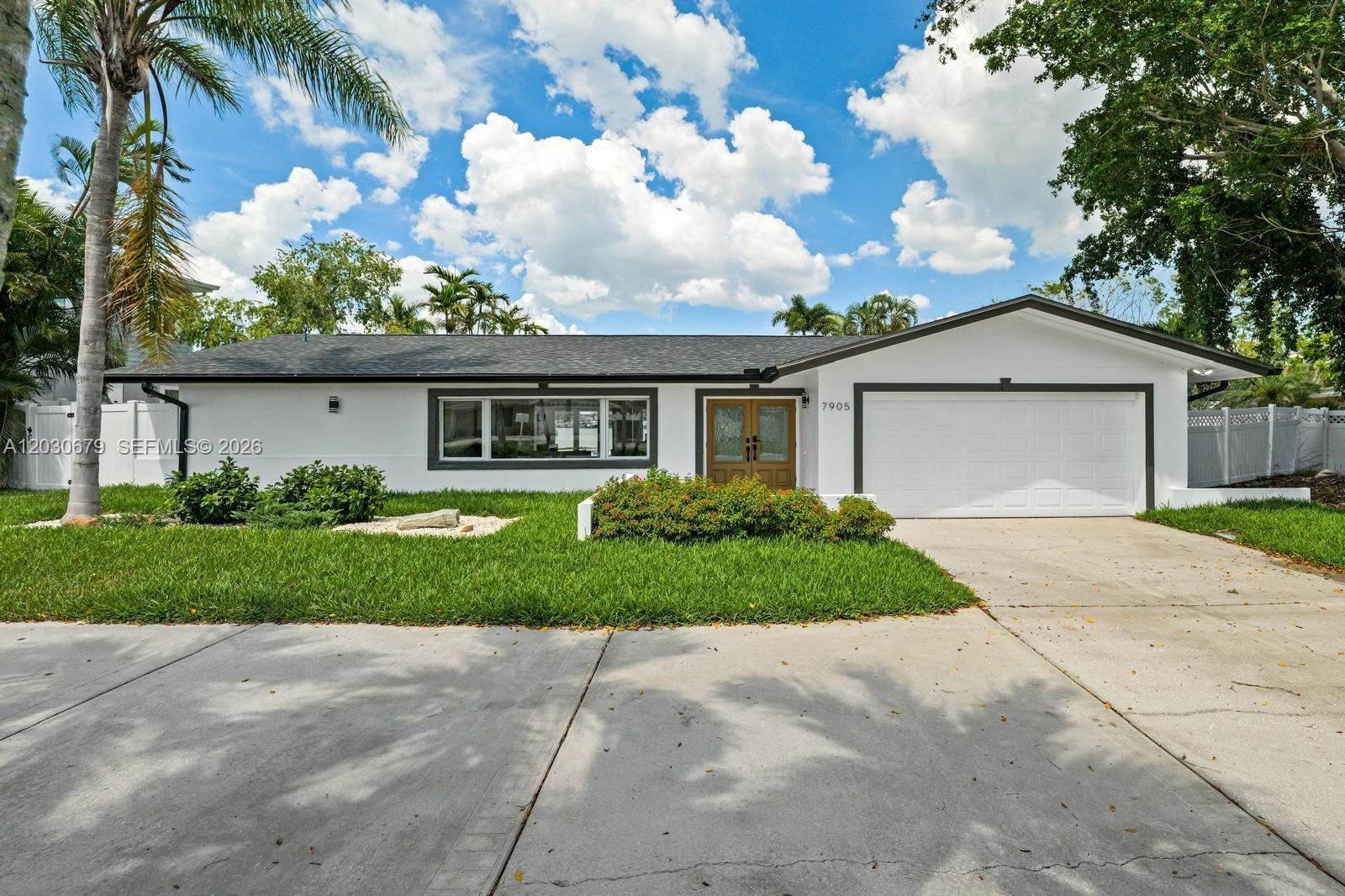 YACHT CLUB ESTATES - Residential