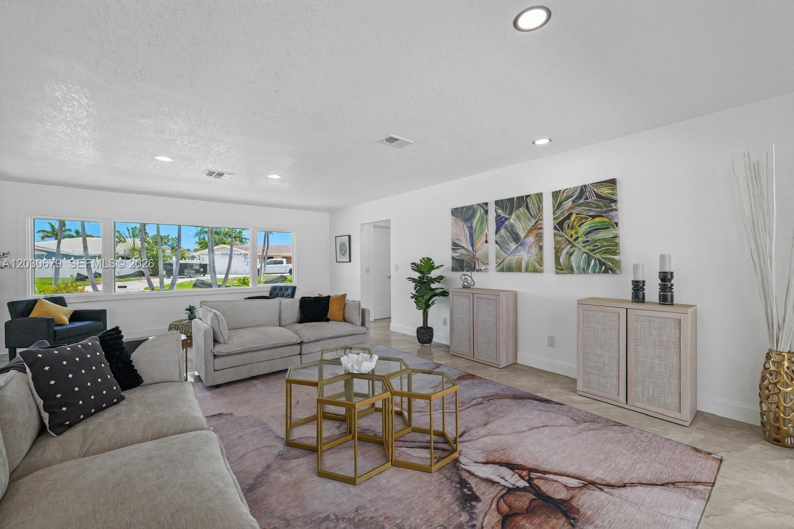 YACHT CLUB ESTATES - Residential