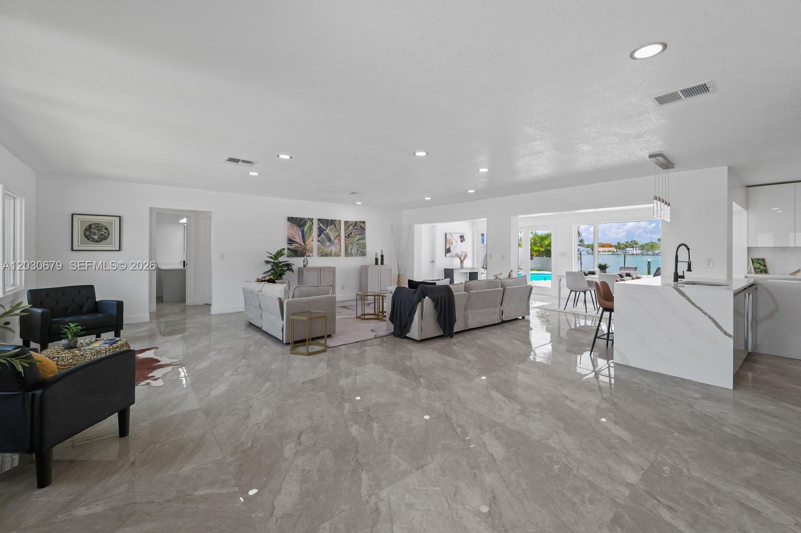 YACHT CLUB ESTATES - Residential