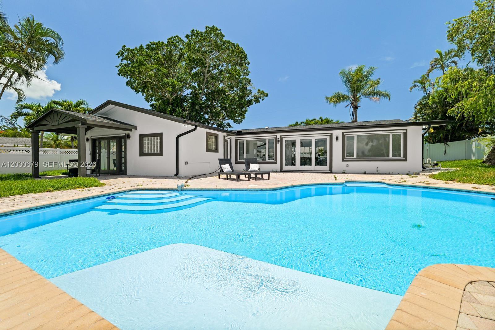 YACHT CLUB ESTATES - Residential