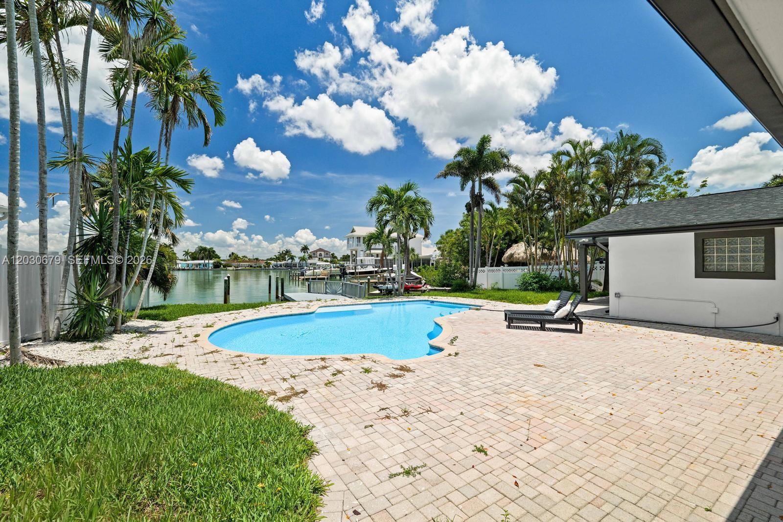 YACHT CLUB ESTATES - Residential