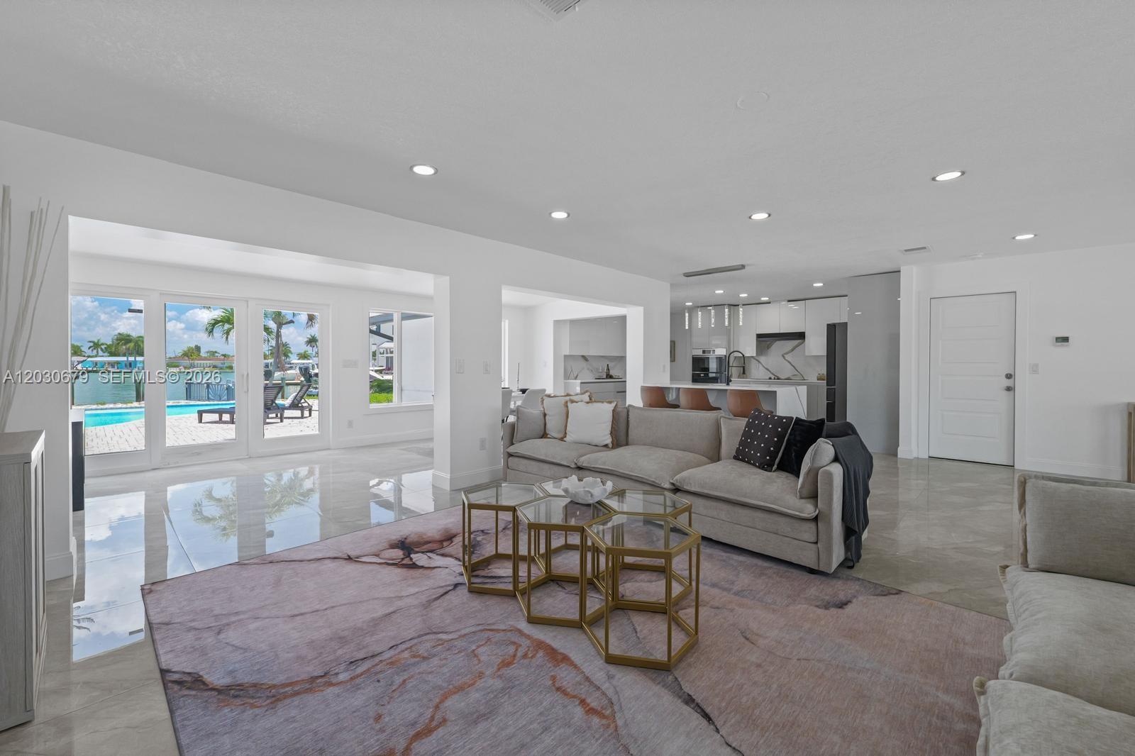YACHT CLUB ESTATES - Residential