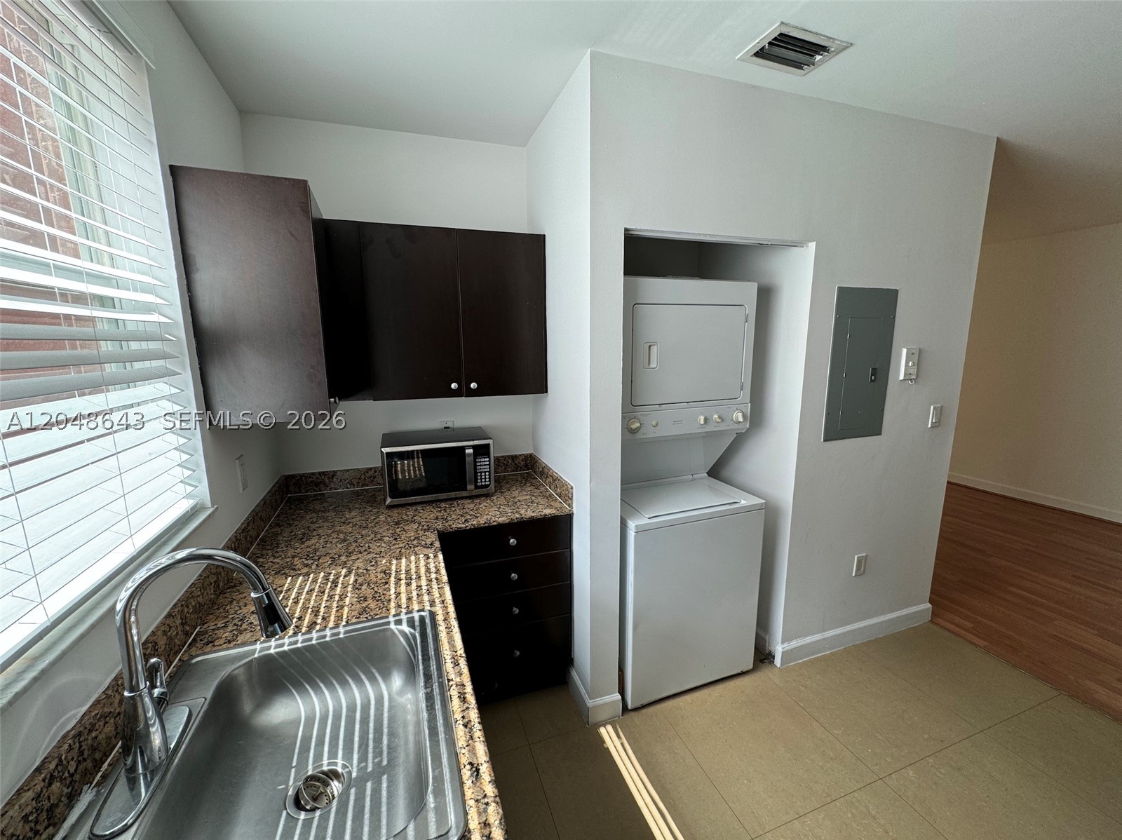 NORTH GATE - Residential Lease