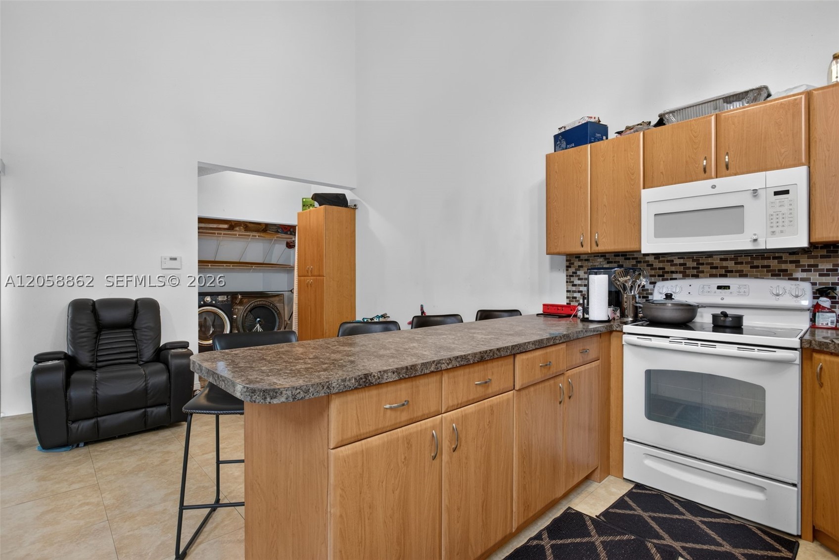 ORCHARD LAKE TOWN HOUSES - Residential