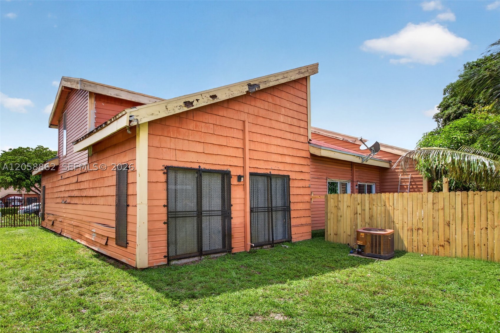 ORCHARD LAKE TOWN HOUSES - Residential