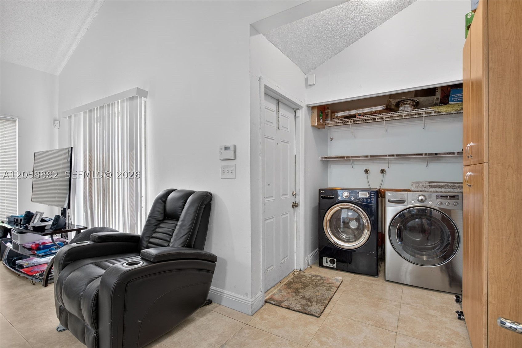 ORCHARD LAKE TOWN HOUSES - Residential