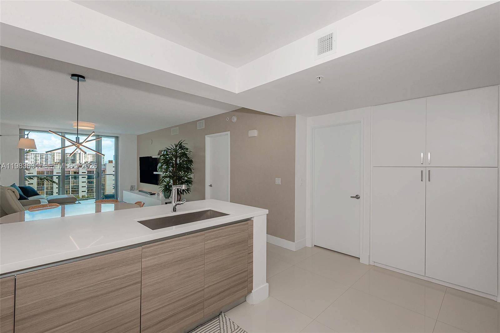 PARQUE TOWERS CONDO - Residential