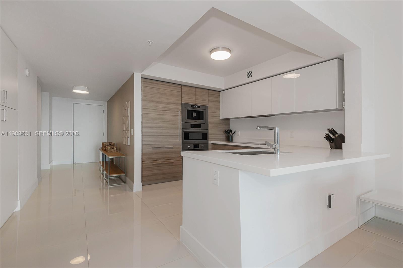 PARQUE TOWERS CONDO - Residential
