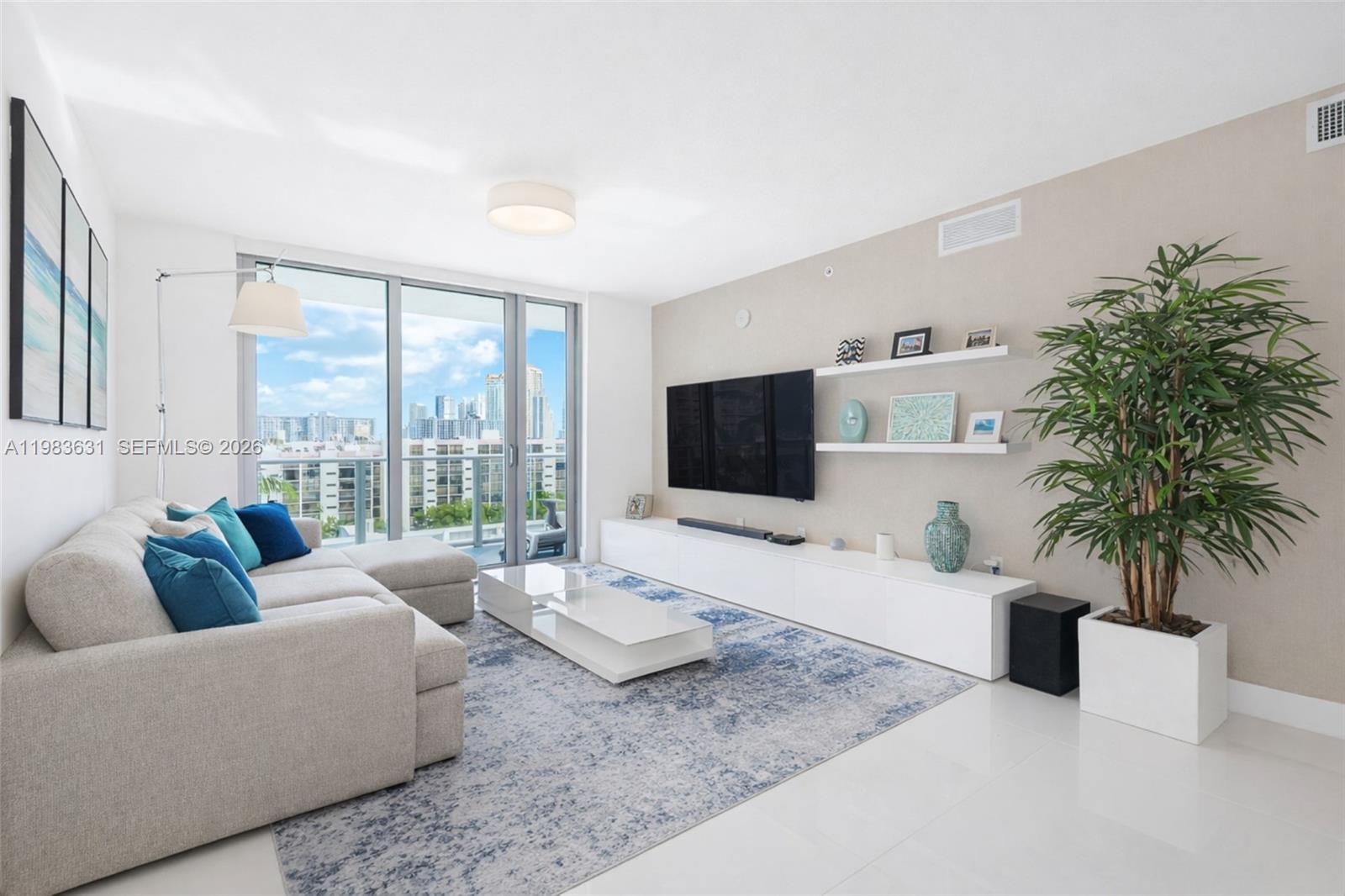 PARQUE TOWERS CONDO - Residential
