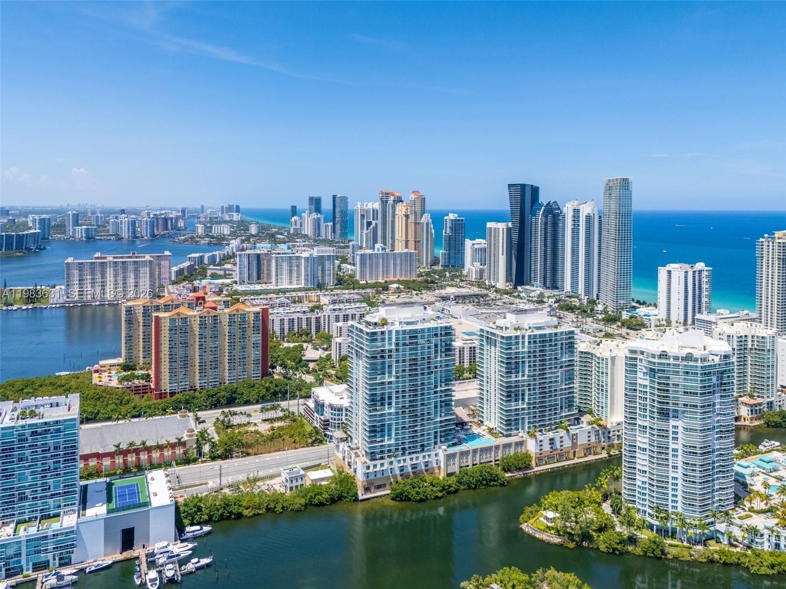PARQUE TOWERS CONDO - Residential