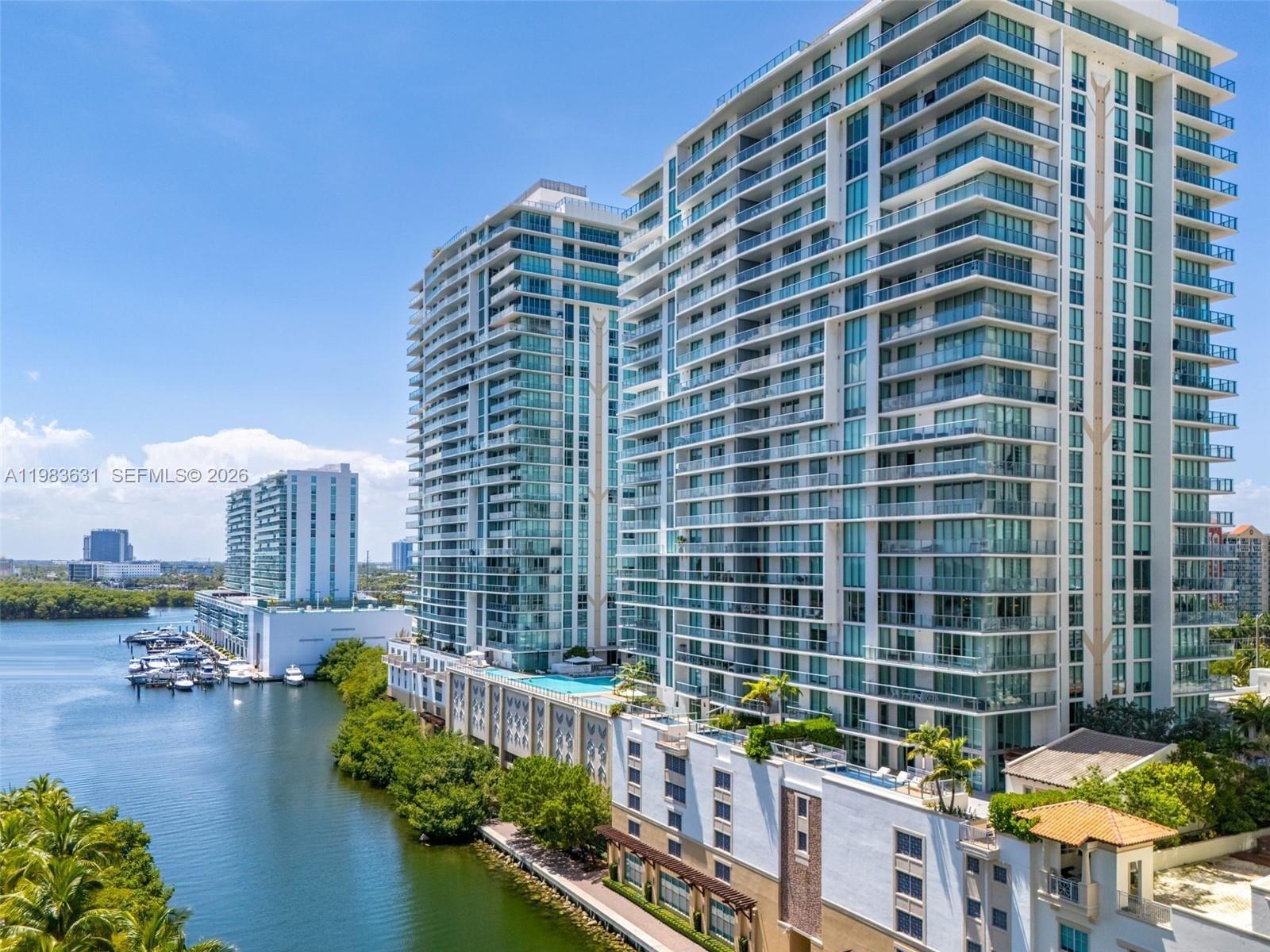 PARQUE TOWERS CONDO - Residential