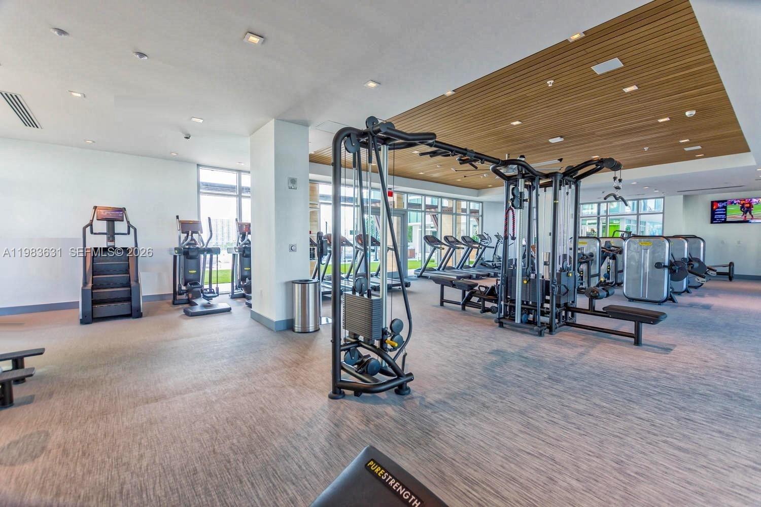 PARQUE TOWERS CONDO - Residential