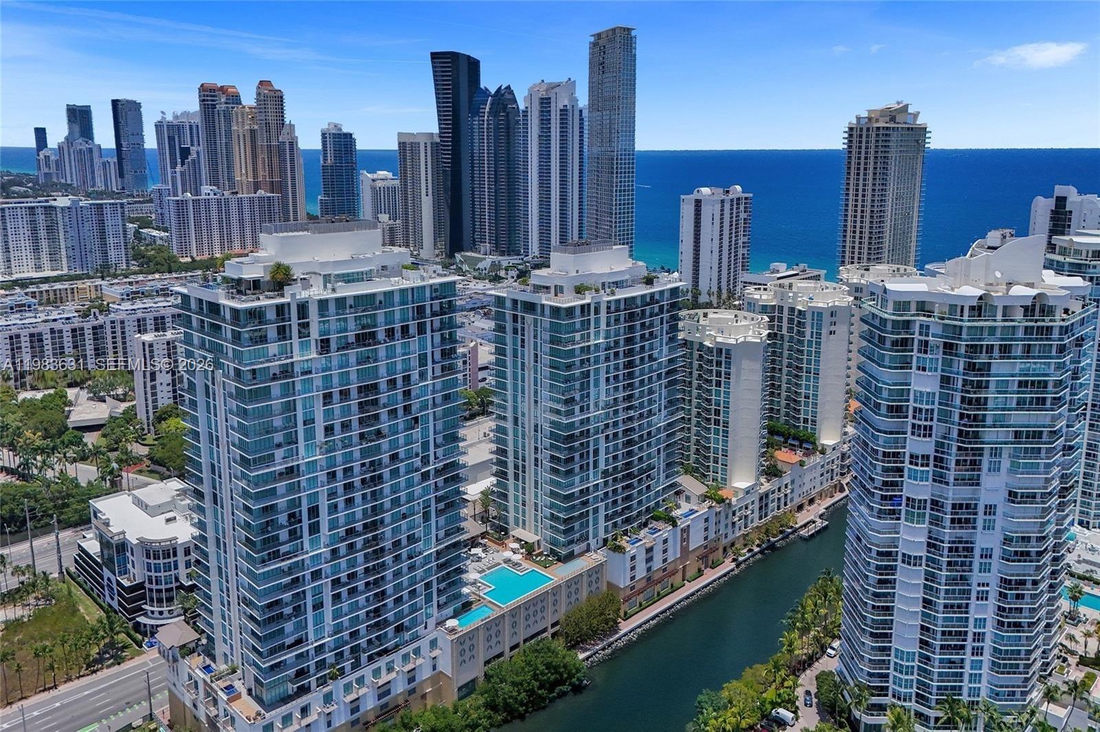 PARQUE TOWERS CONDO - Residential