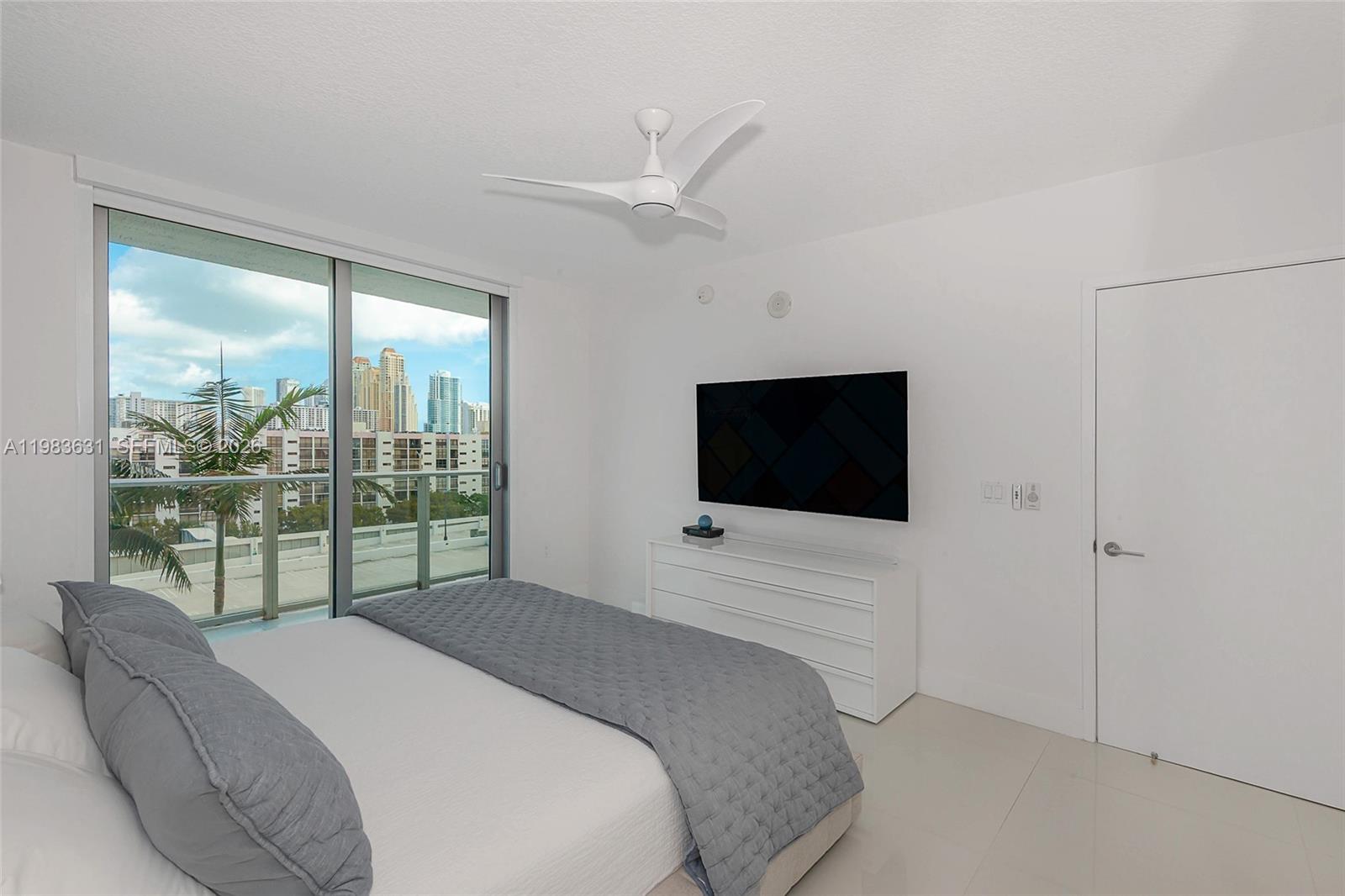 PARQUE TOWERS CONDO - Residential