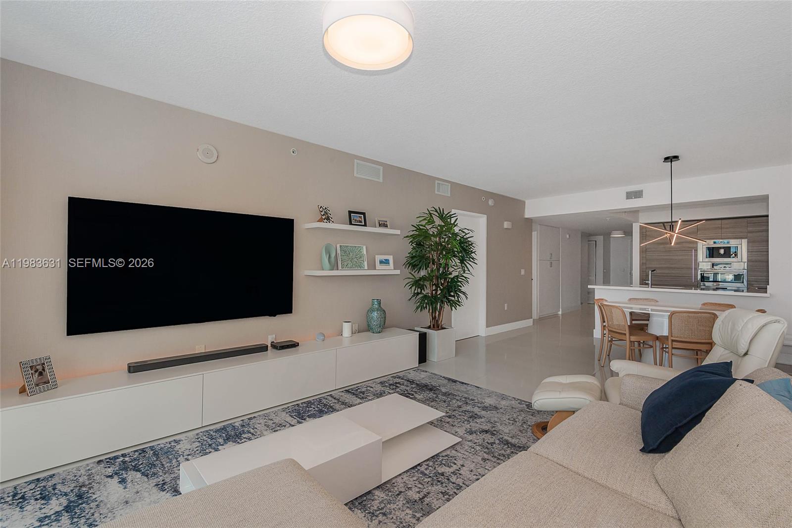 PARQUE TOWERS CONDO - Residential