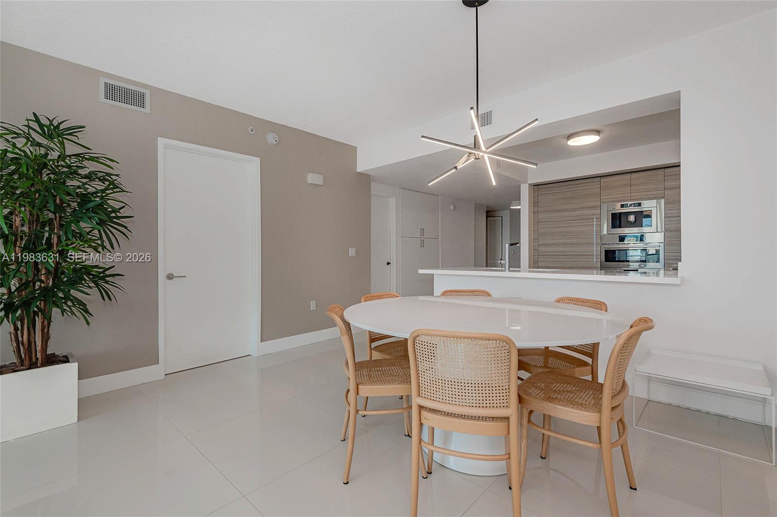 PARQUE TOWERS CONDO - Residential