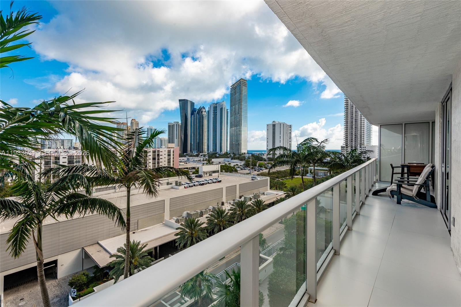 PARQUE TOWERS CONDO - Residential