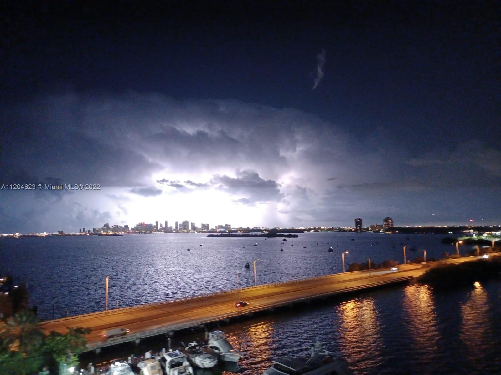 BAYSHORE YACHT & TENNIS C - Residential Lease