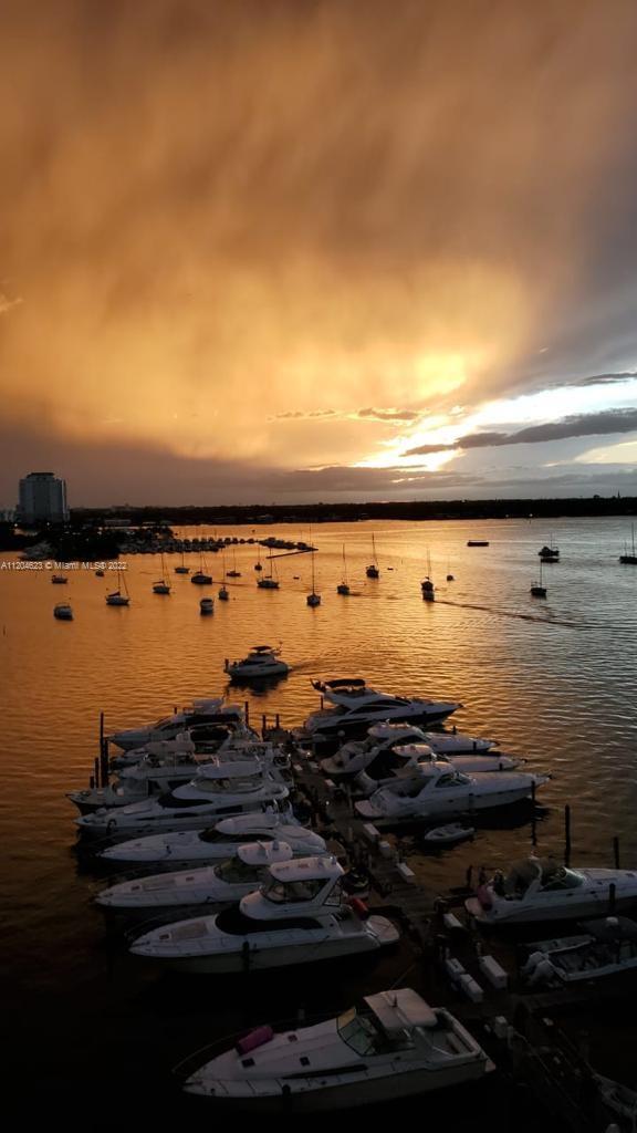 BAYSHORE YACHT & TENNIS C - Residential Lease