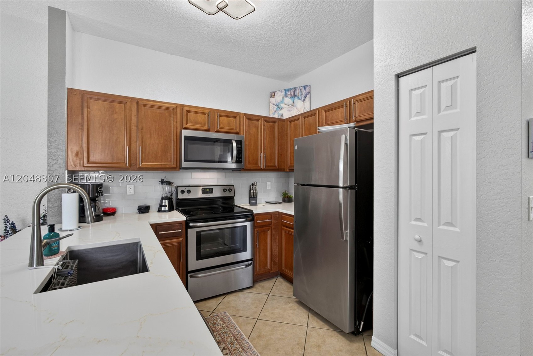 MAGNOLIA BAY CONDOMIMIUM - Residential
