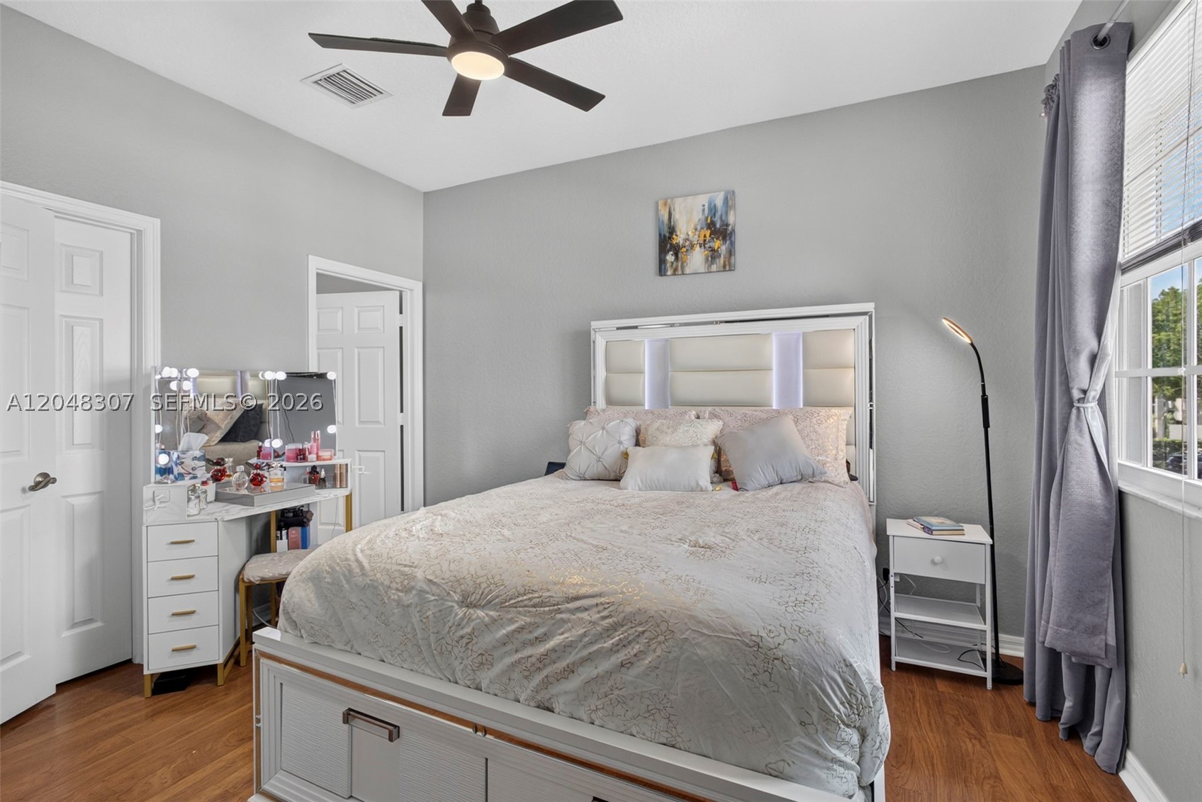 MAGNOLIA BAY CONDOMIMIUM - Residential