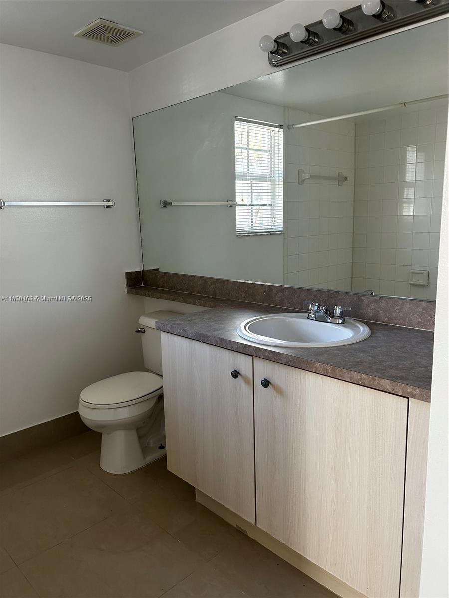 DEVONAIRE CONDO AT PEMBRO - Residential Lease