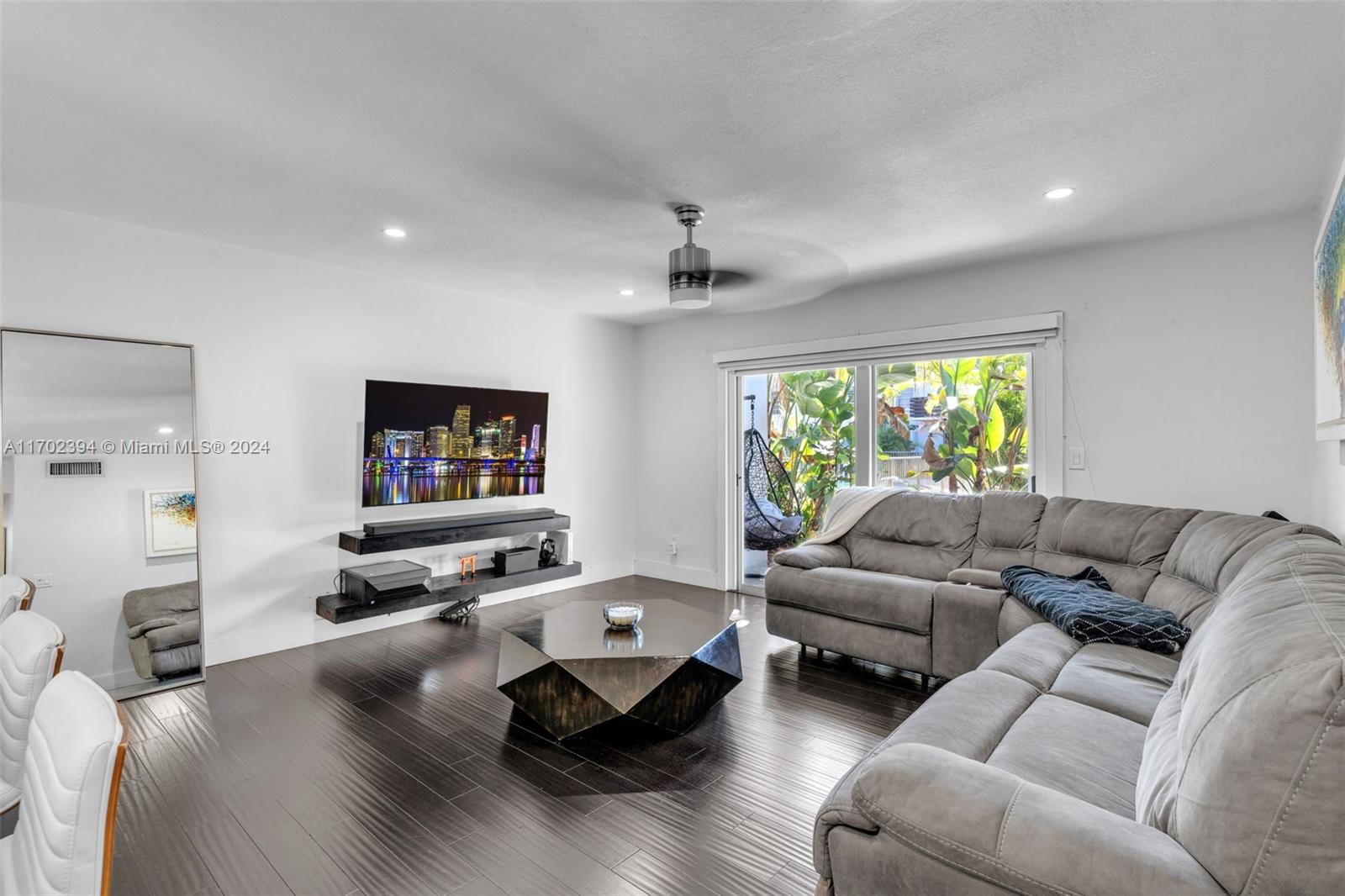 DADELAND CAPRI CONDO - Residential Lease