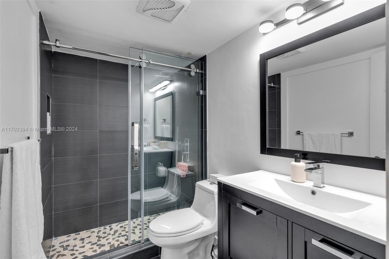 DADELAND CAPRI CONDO - Residential Lease