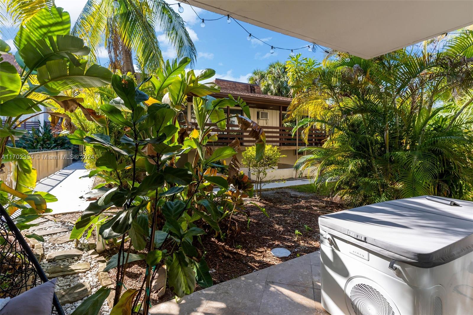 DADELAND CAPRI CONDO - Residential Lease