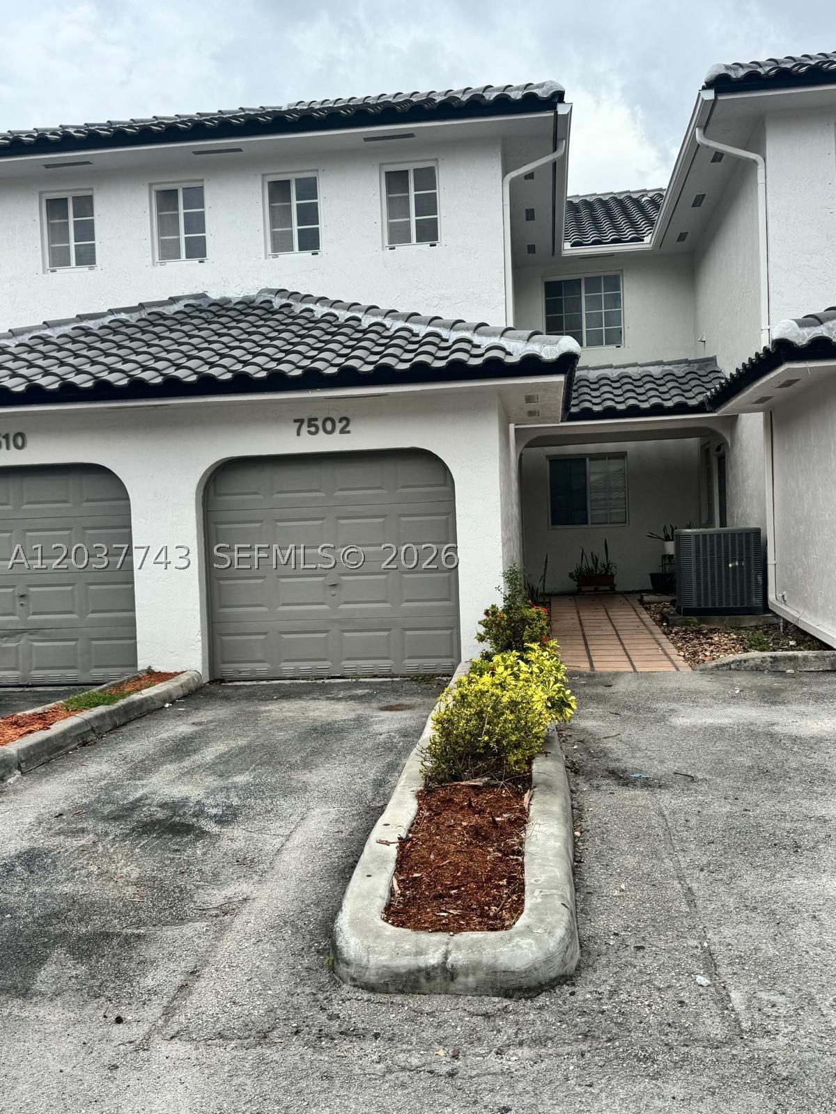 LILANDIA ESTATES CONDO - Residential Lease