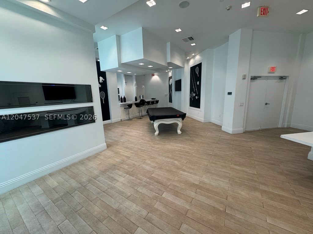 WIND CONDO - Residential Lease