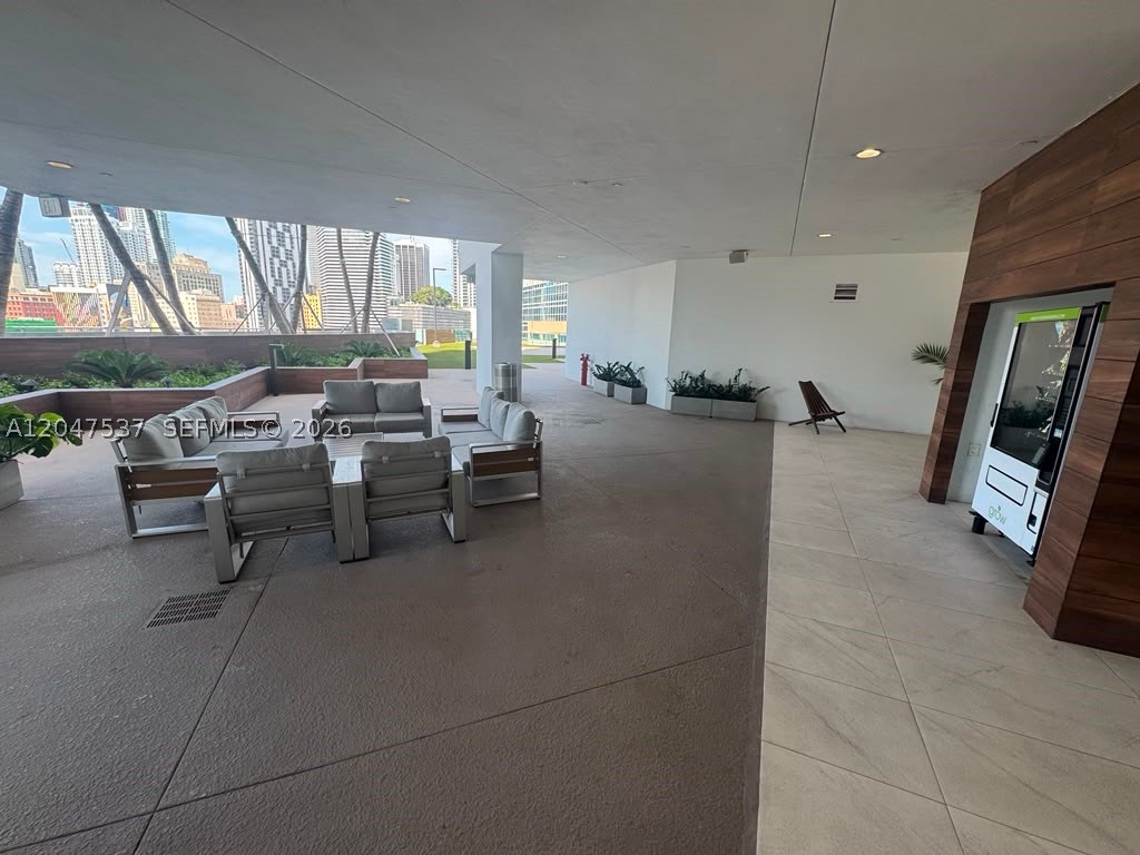 WIND CONDO - Residential Lease