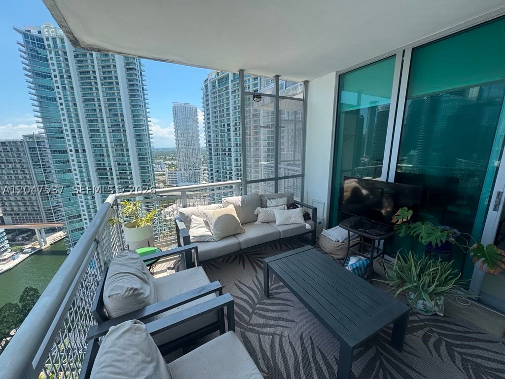 WIND CONDO - Residential Lease