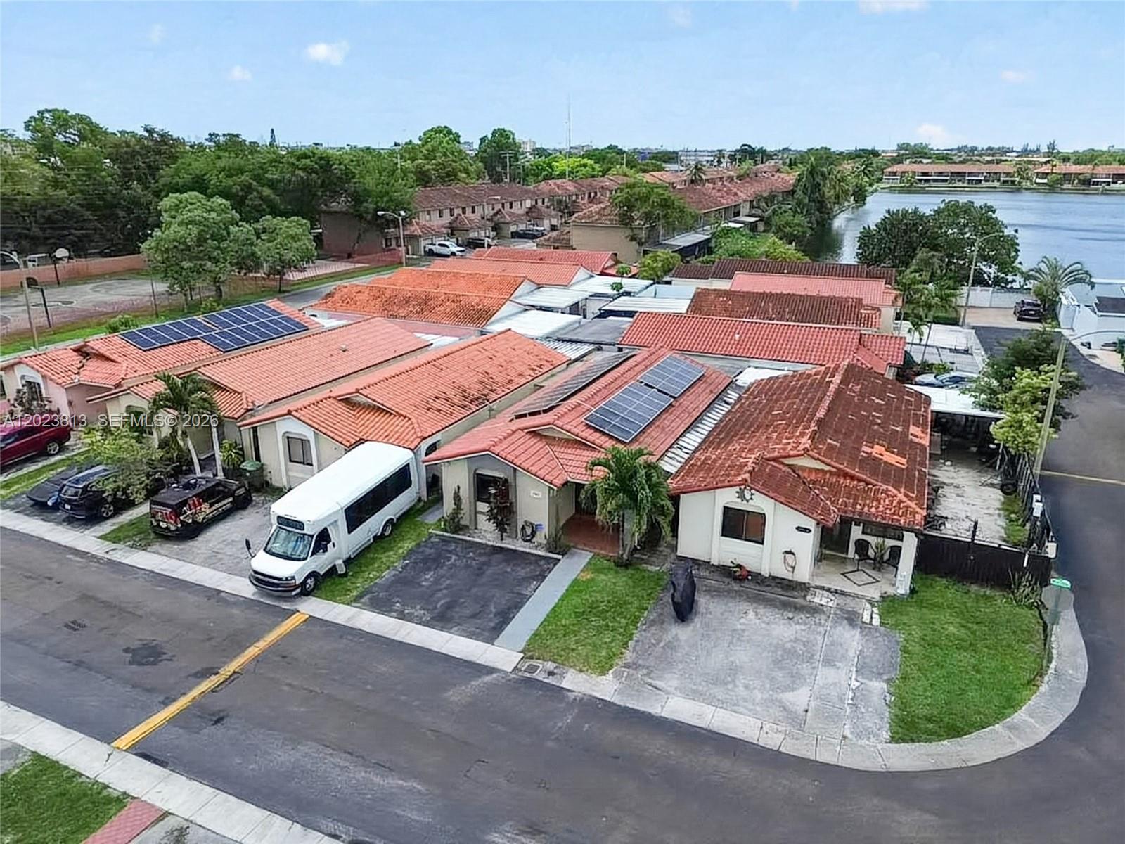 EL PRADO BY THE LAKE - Residential