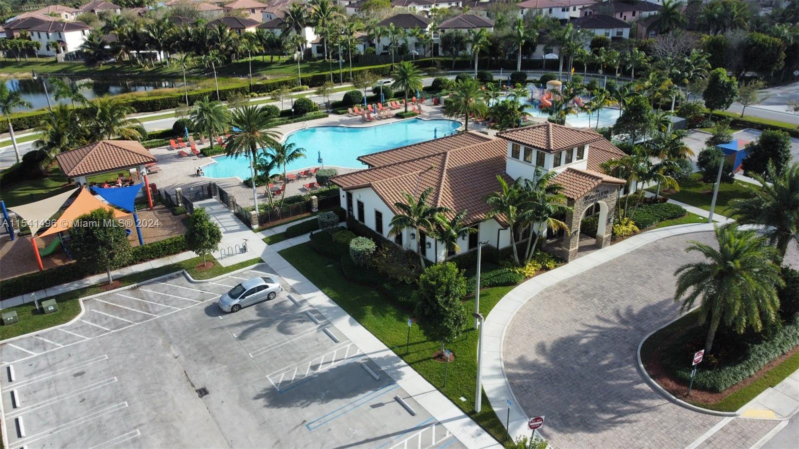 BAYWINDS OF IBIZA - Residential