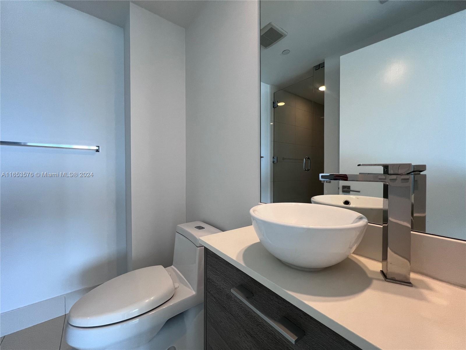 PARAISO BAY CONDO - Residential Lease