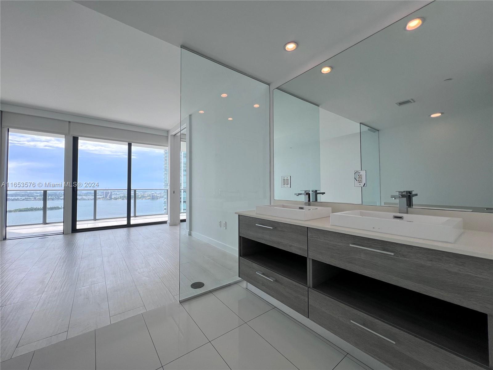 PARAISO BAY CONDO - Residential Lease