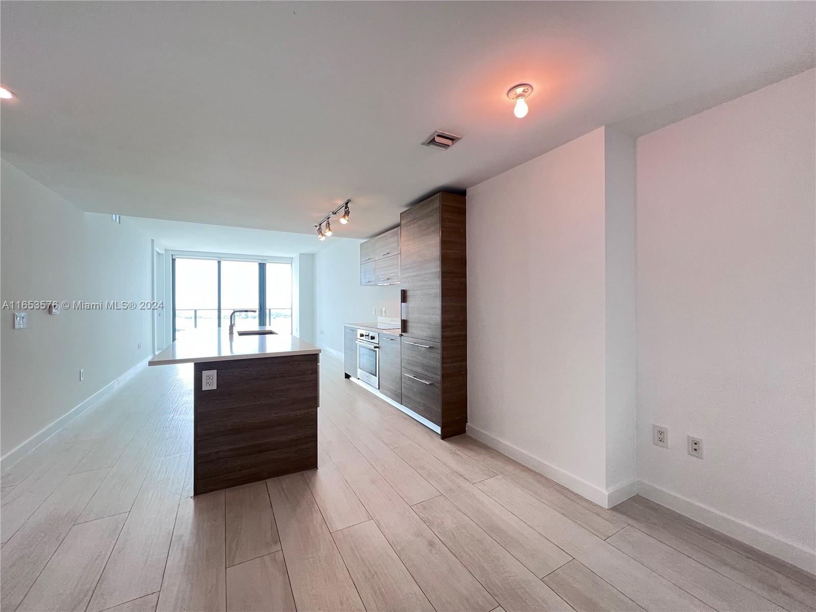 PARAISO BAY CONDO - Residential Lease
