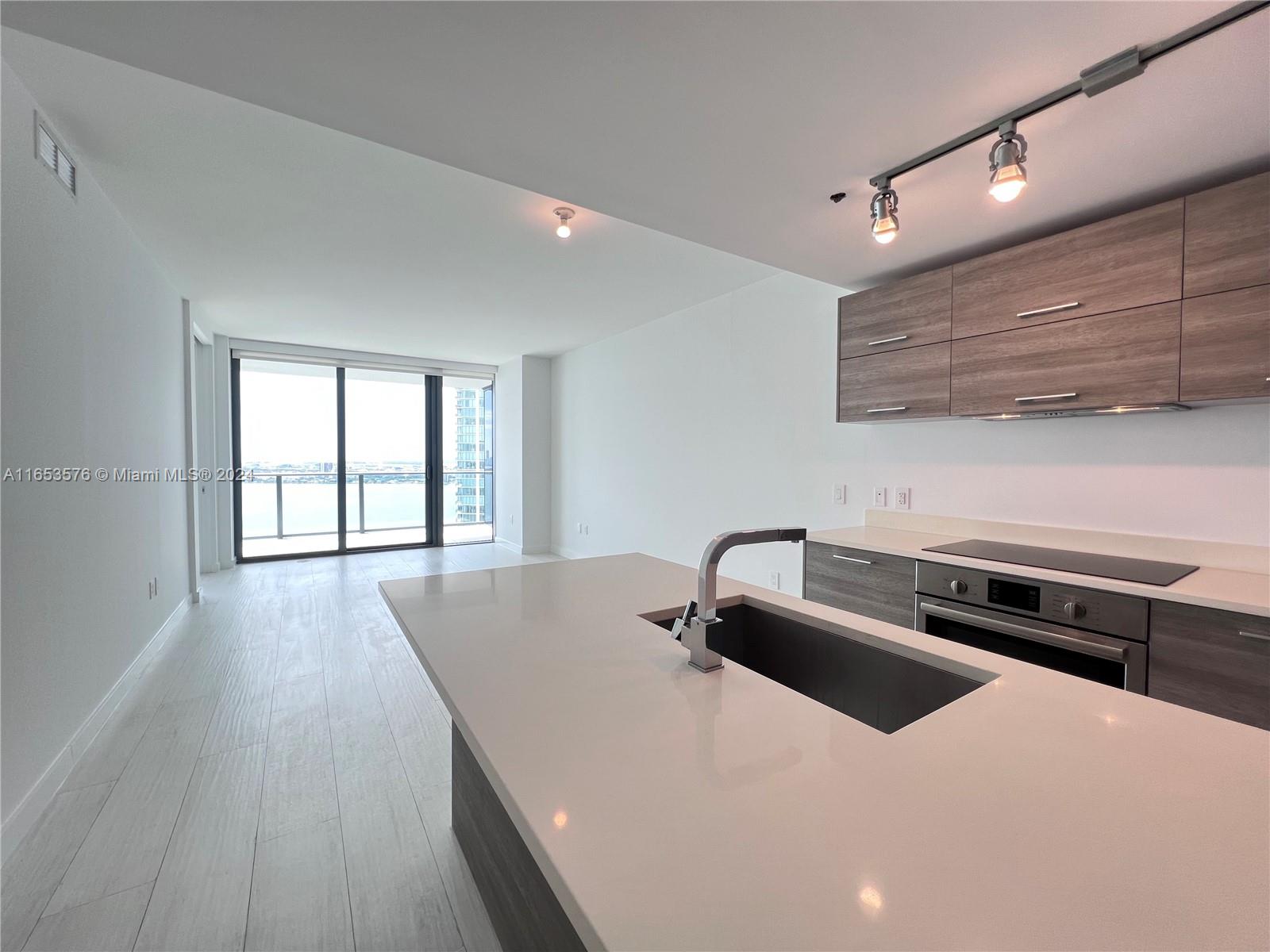 PARAISO BAY CONDO - Residential Lease