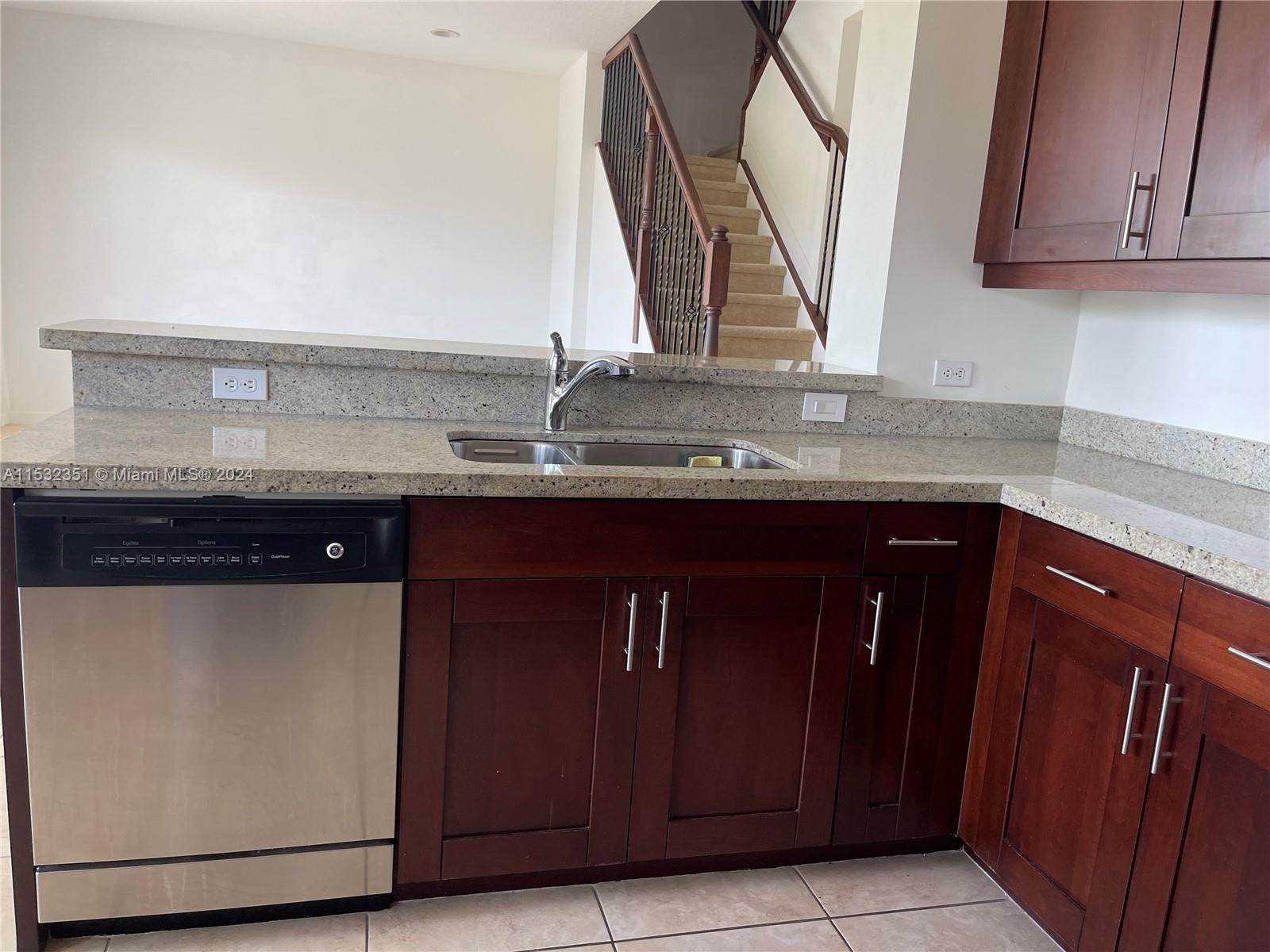 ARTESIA - Residential Lease